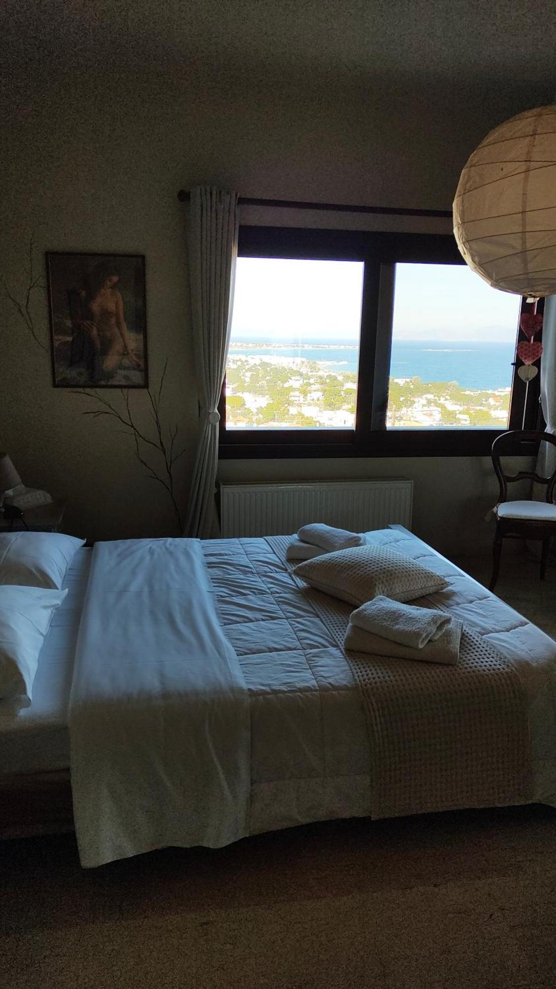 Goddess Artemis Balcony Apartment